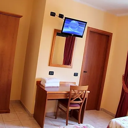 Demy Hotel 3*