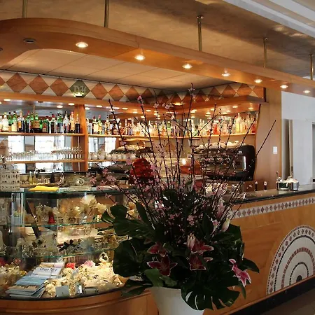 فندق Demy آولا